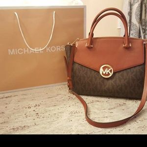 Michael Kors Purse Hudson MK Gold Medallion